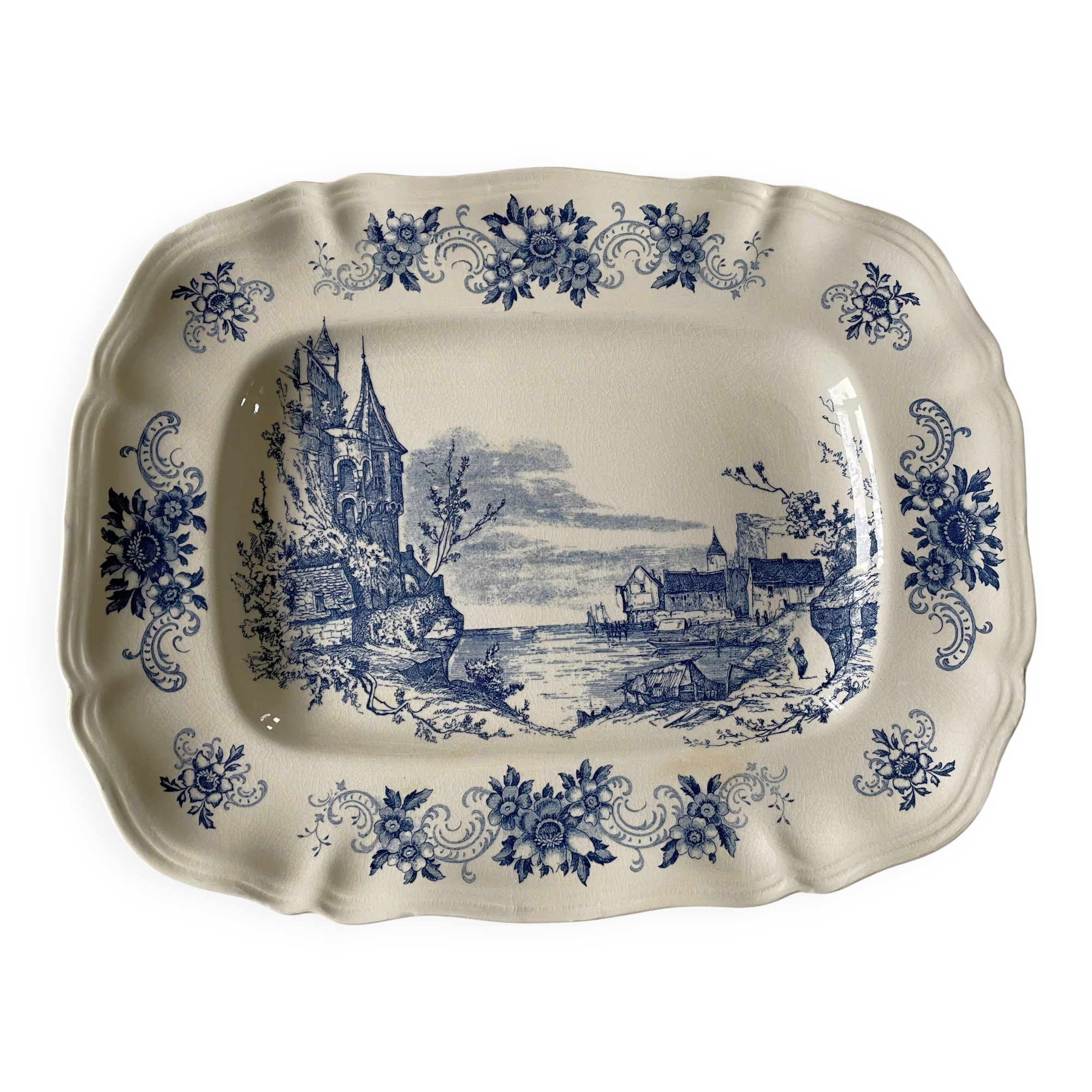 Antique rectangular plate in Sarreguemines earthenware.