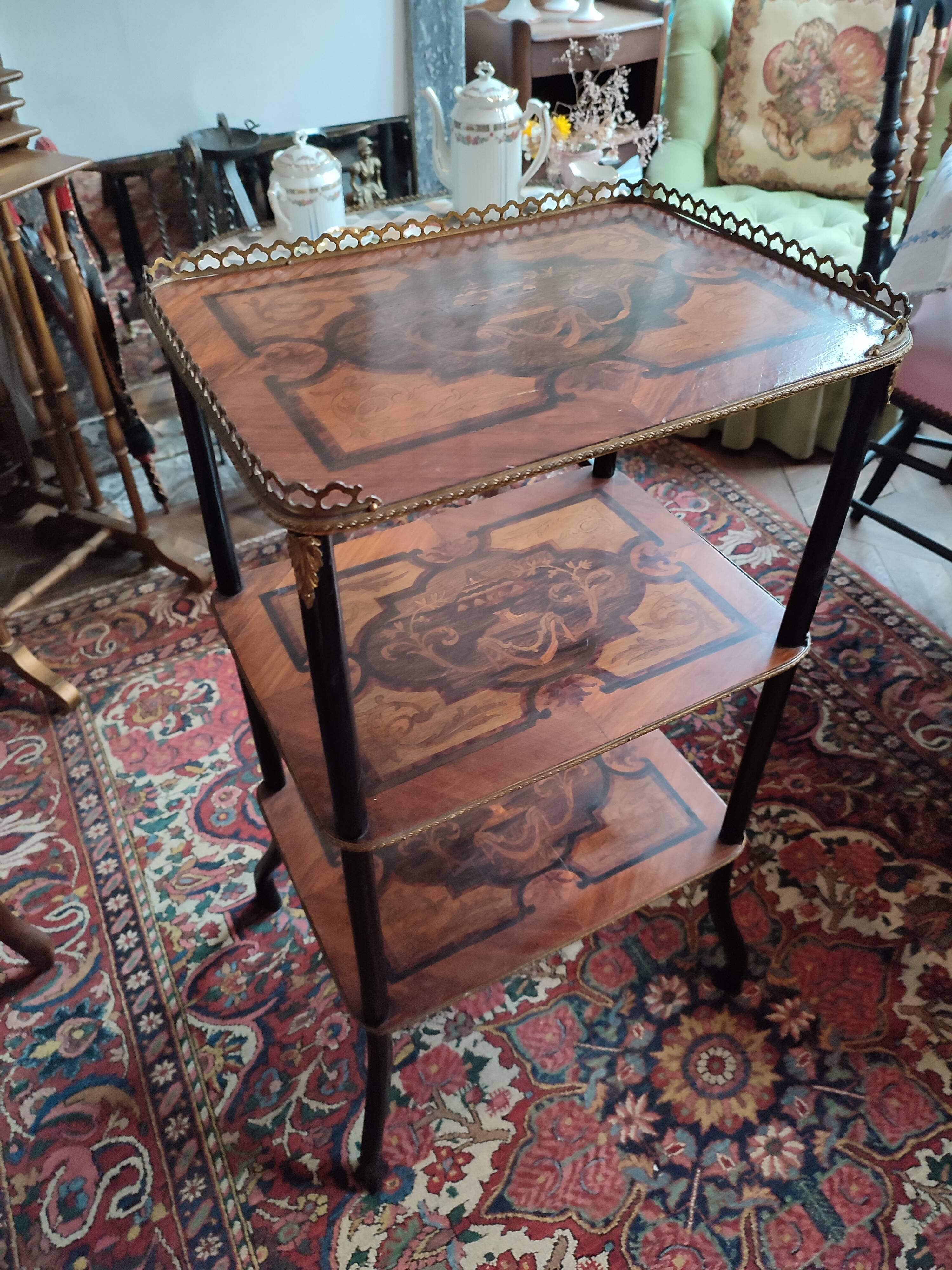 Harness serves Napoleon lII inlaid