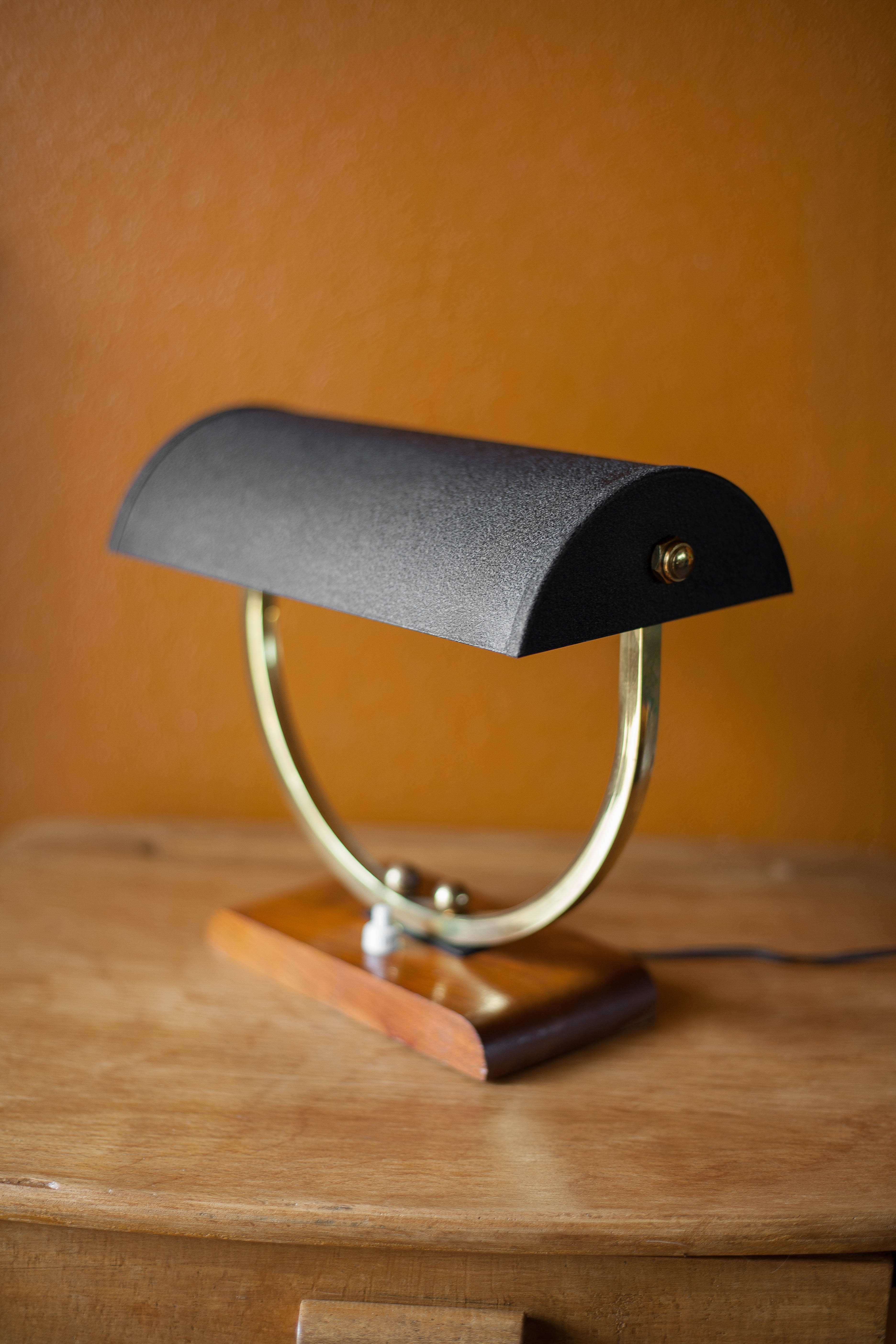 Notary desk lamp