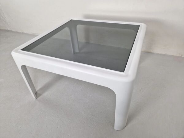 Table basse Peter Ghyczy pour la collection Horn, années 1960.