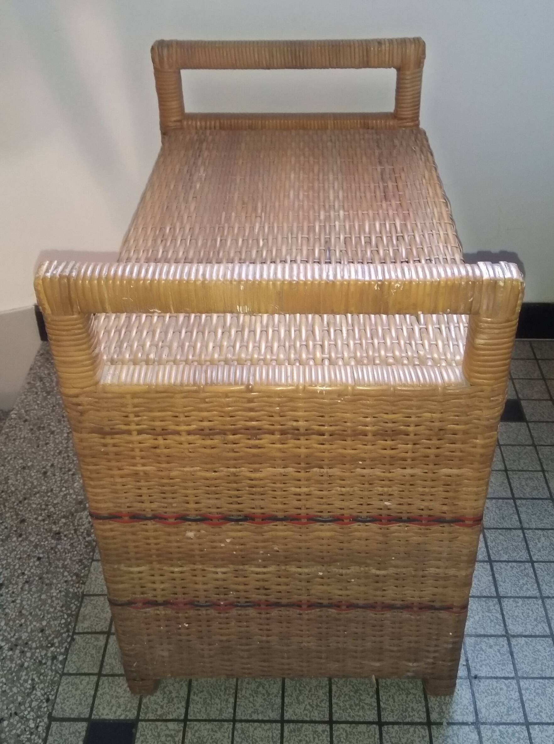 Coffre banc en rotin vintage