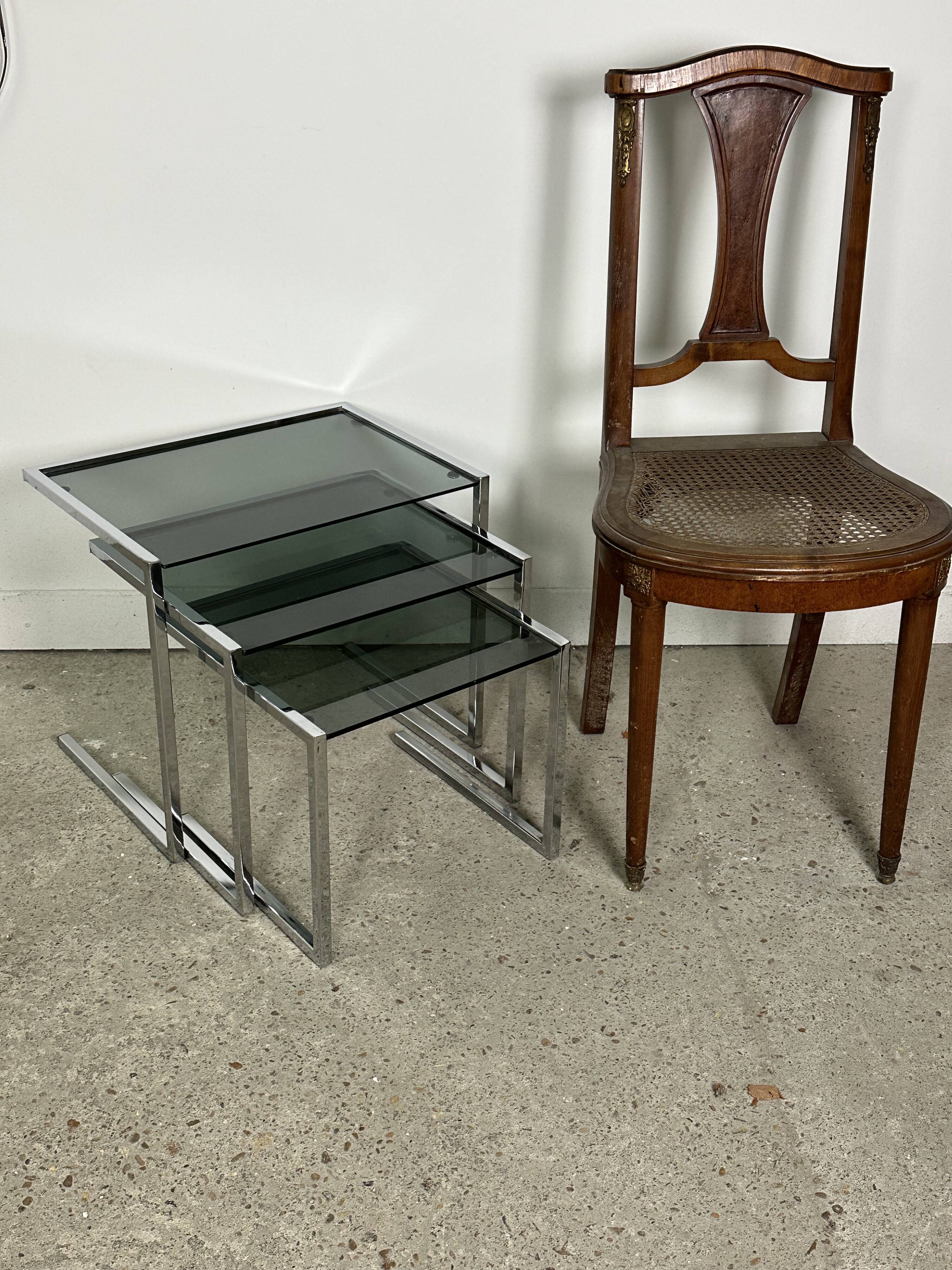 Nesting table in chrome metal and smoked glass 1980
