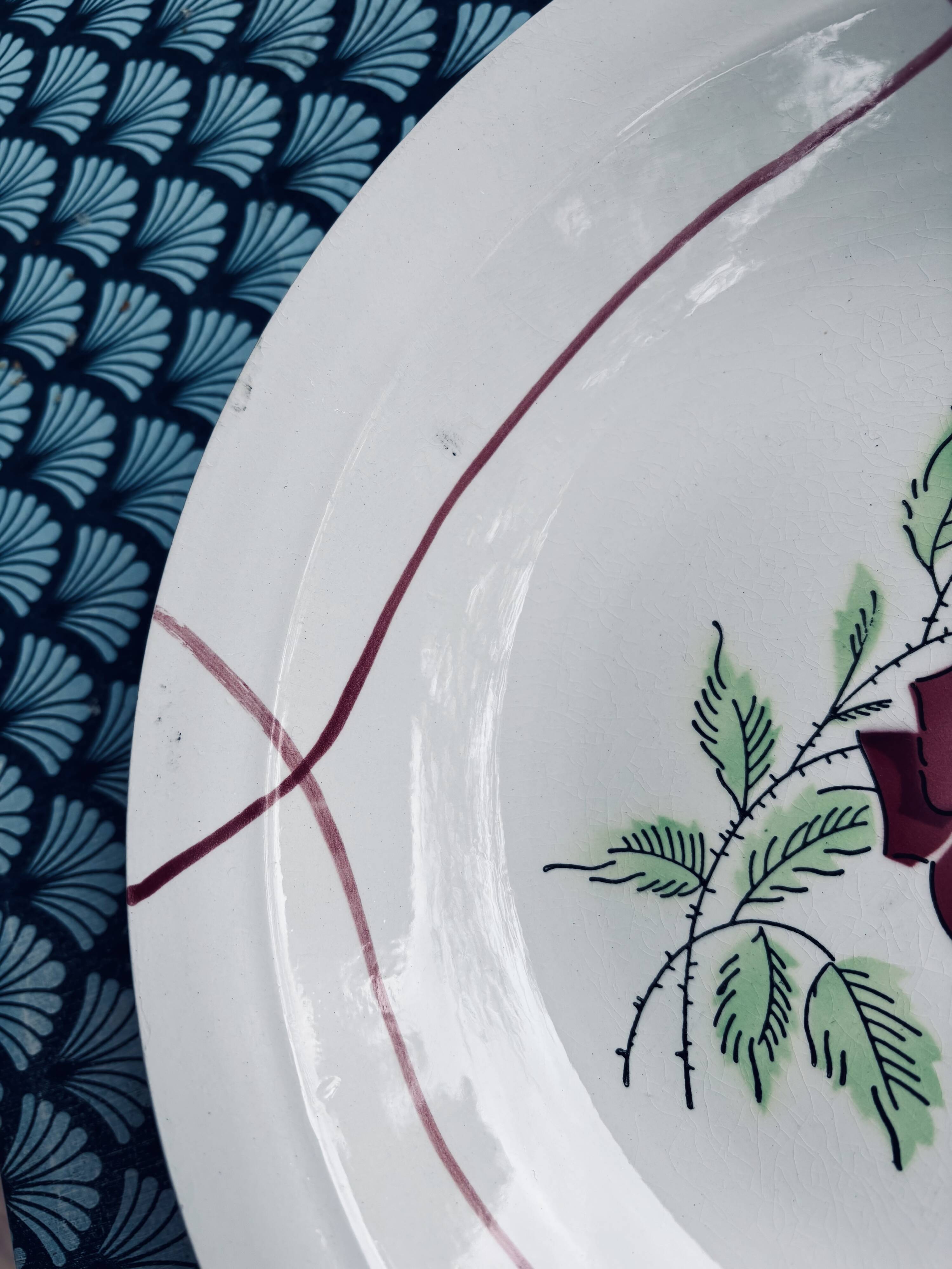 Round shallow dish Ceranord Saint-Amand - Dominique model - 1950