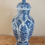Covered pot in Delft porcelain