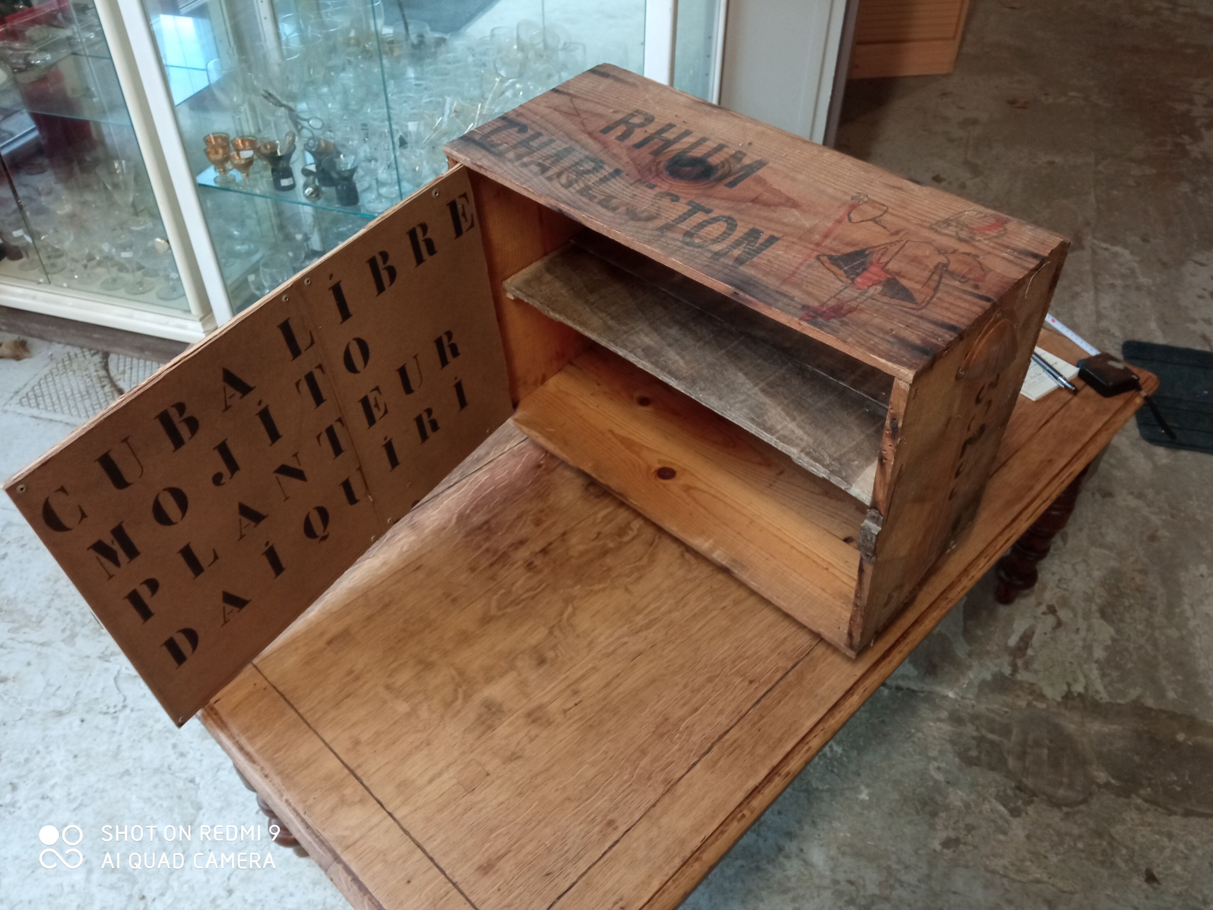 Extra furniture, Rum Charleston