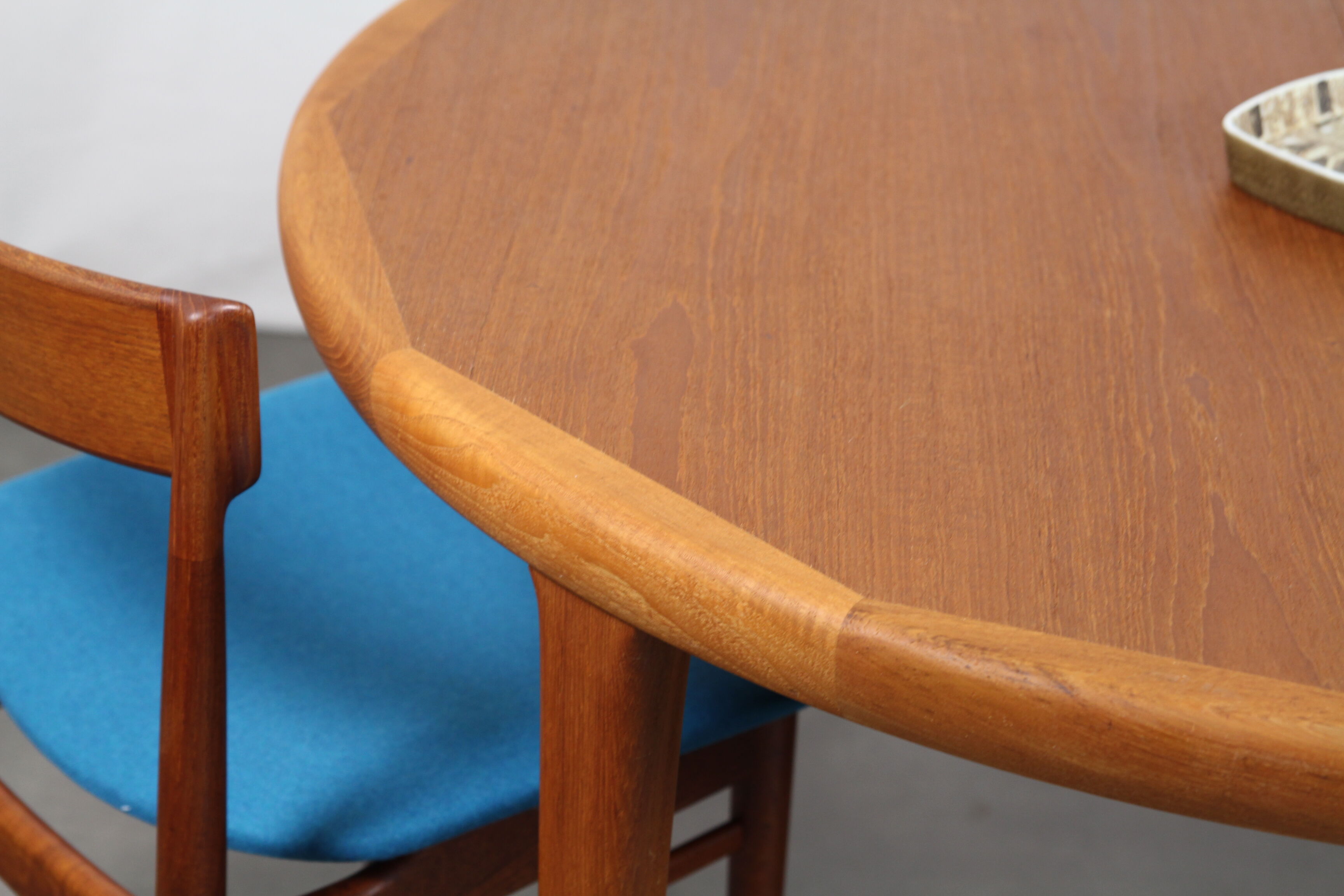 Table round Scandinavian teak