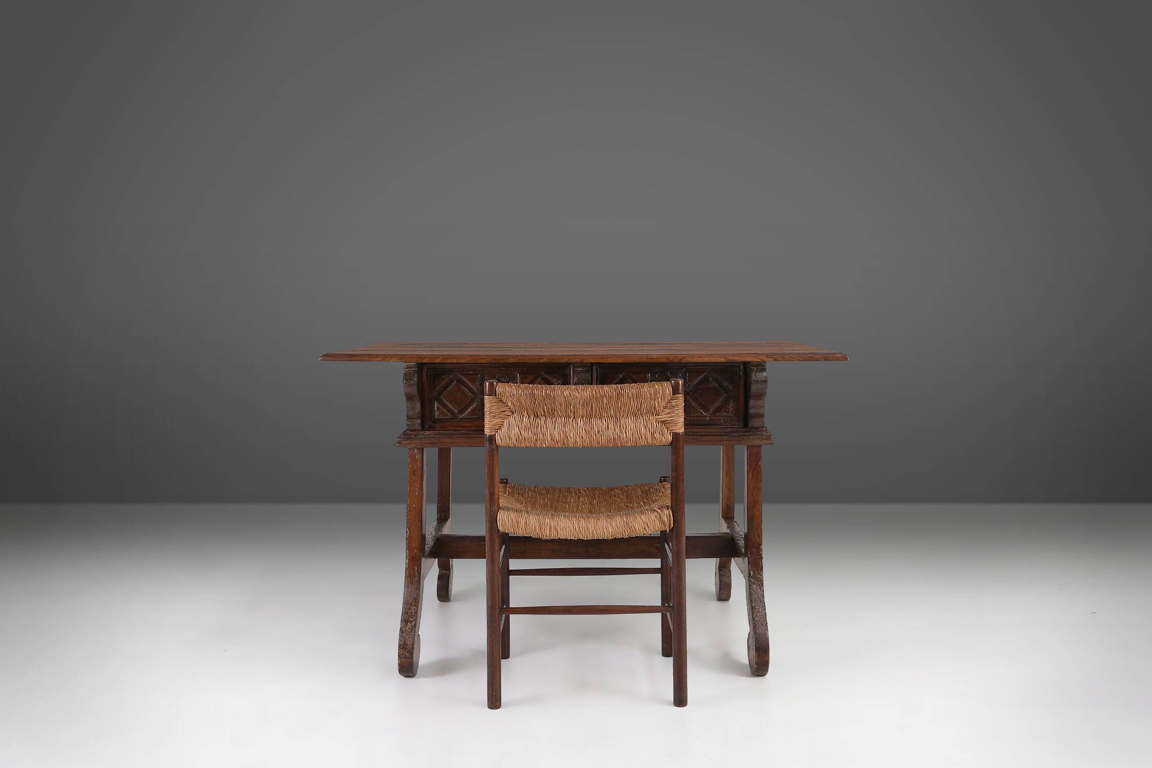 Antique oak Spanish console table with handcrafted drawers, 18th century