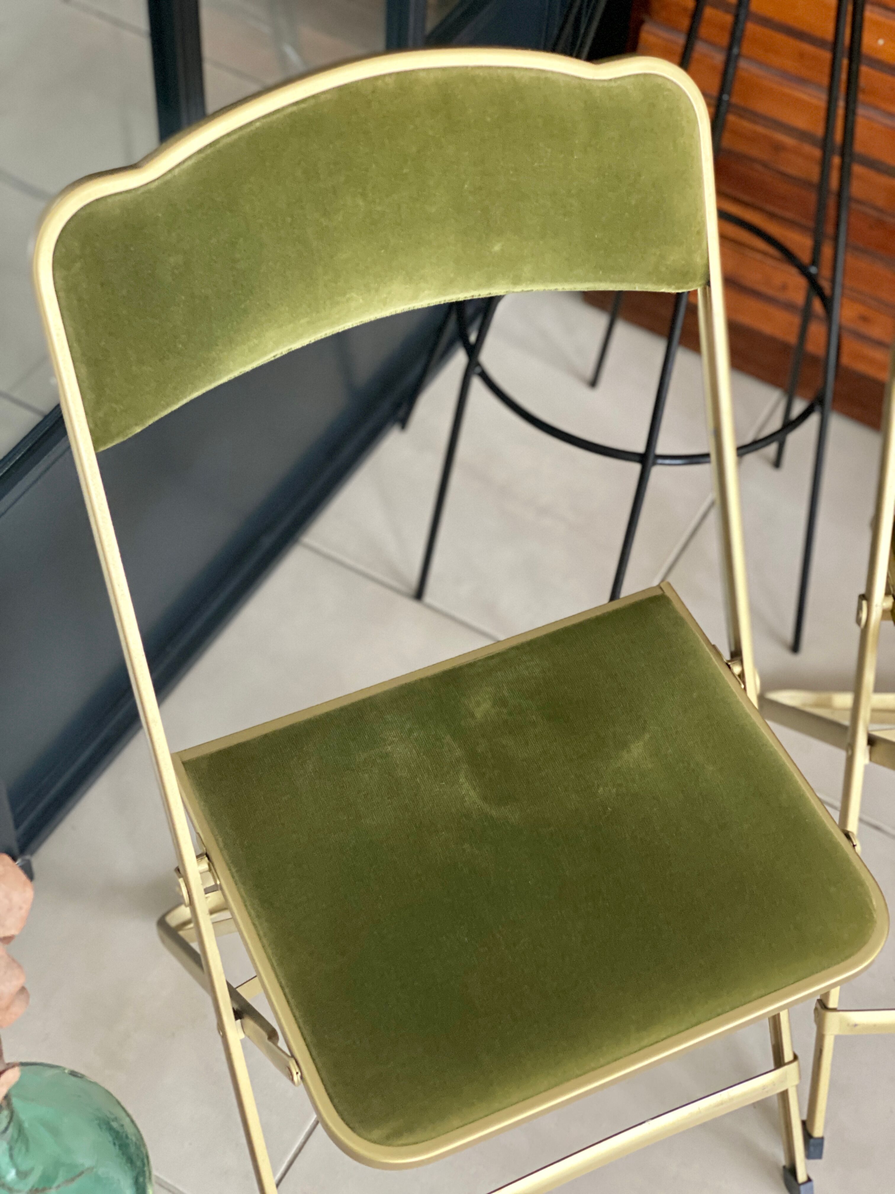 Paire de chaises pliantes velours vert olive