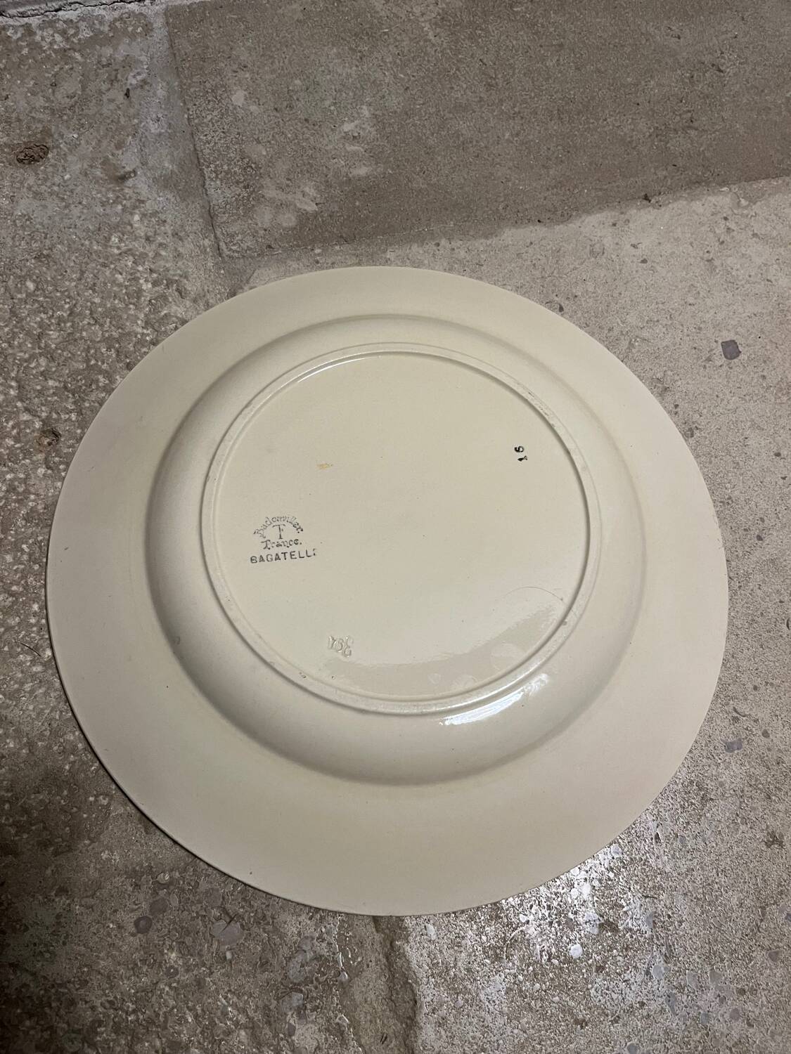 Large Badonwiller serving dish 1940/50