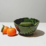 Empty shell-shaped pocket in vintage earthenware