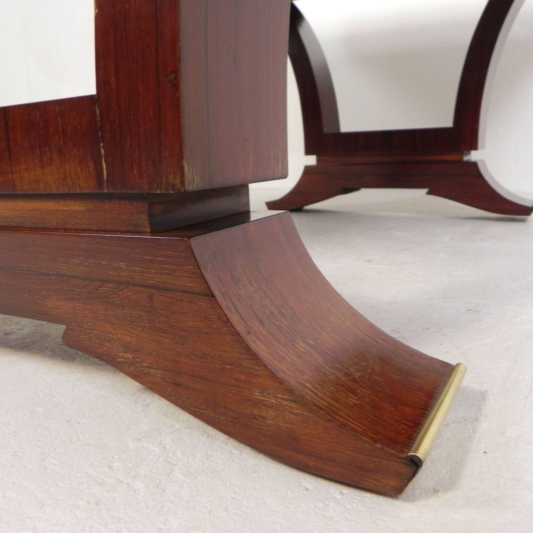 Art Deco dining table, rosewood veneer, extendable up to 248 cm, 1930s.