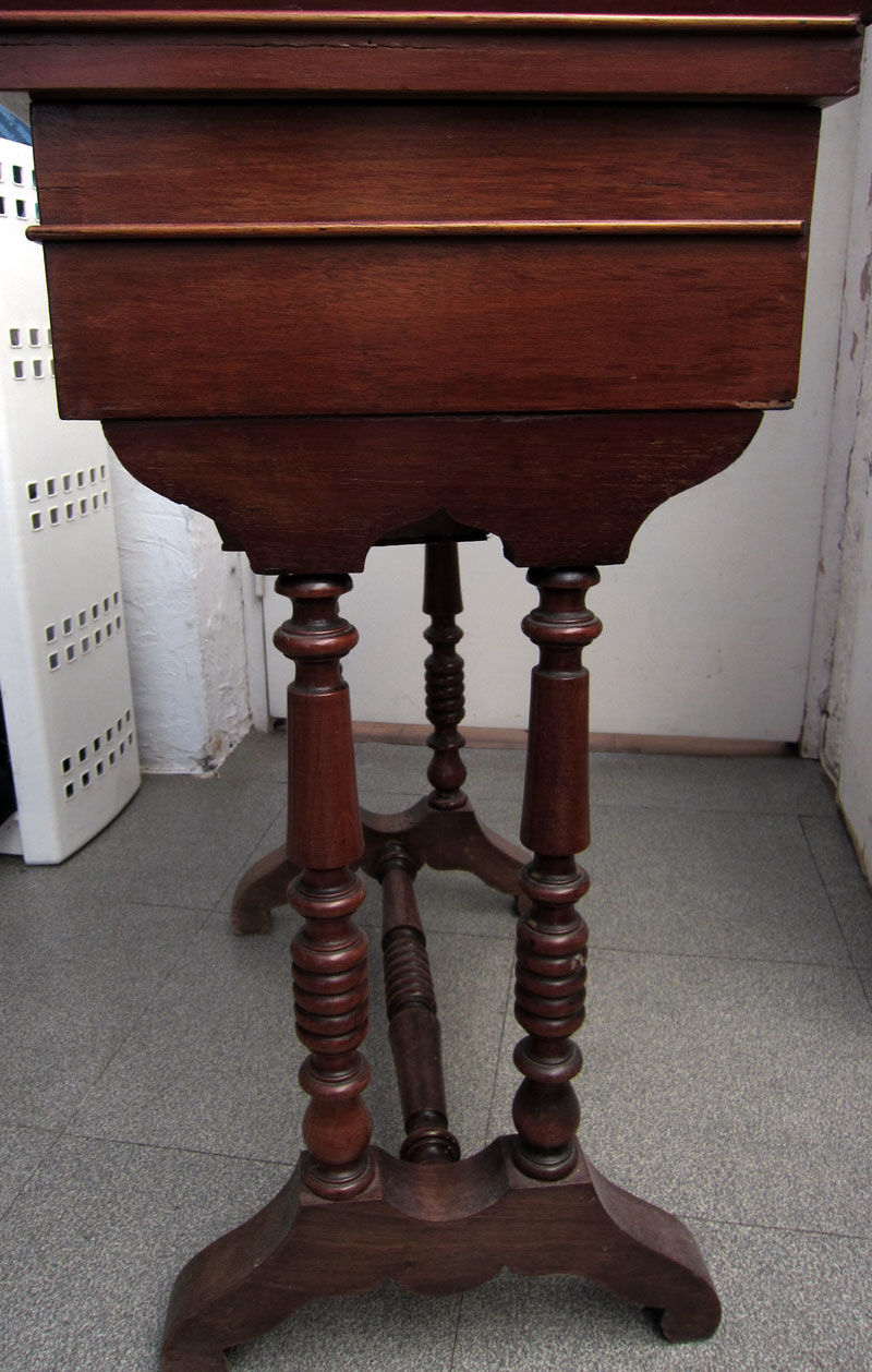 Sewing table