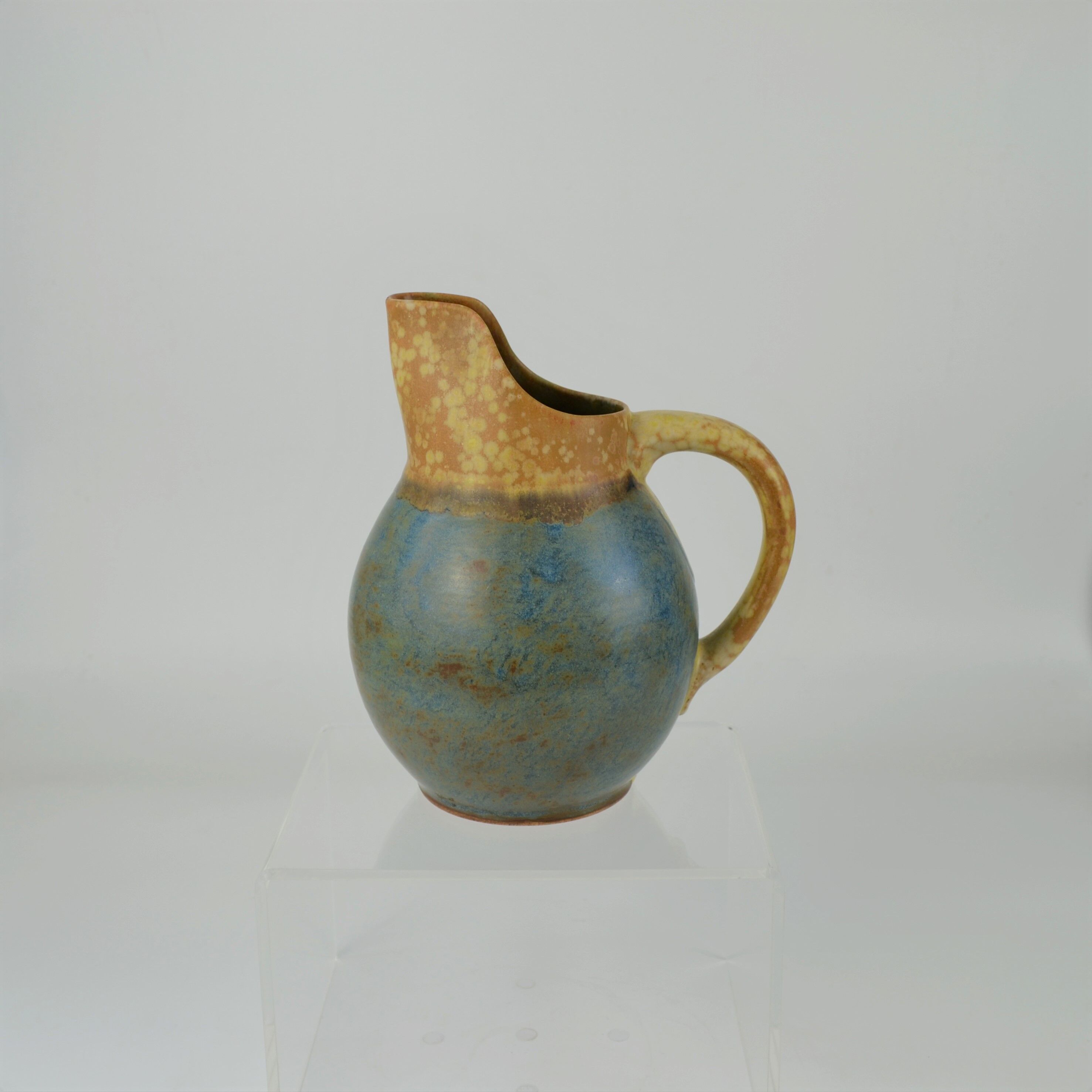 Two-tone pitcher in sandstone by Louis Lourioux