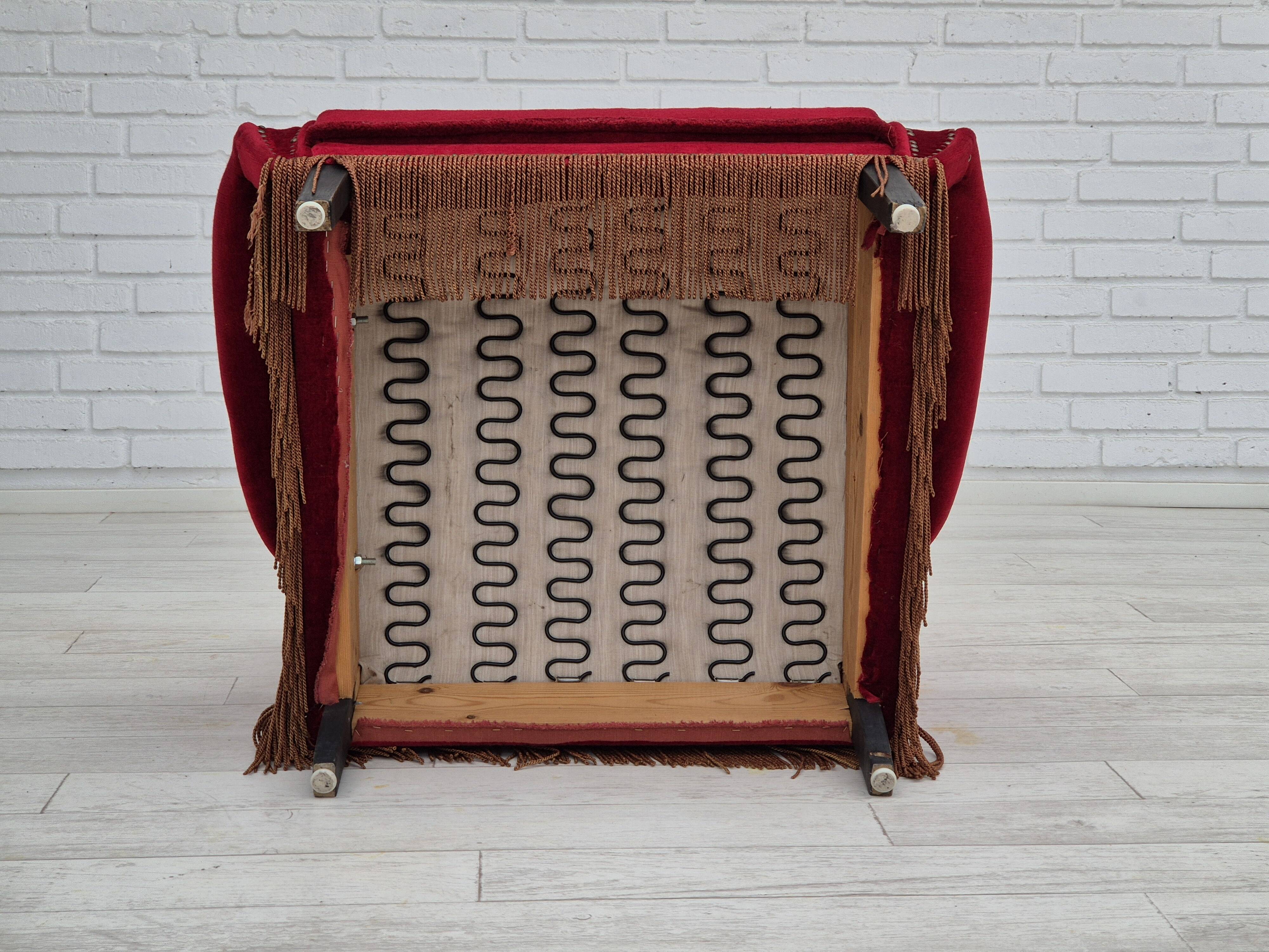 Fauteuil danois, originale, meuble en velours, pieds en bois de chêne