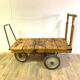 Ancien chariot industriel