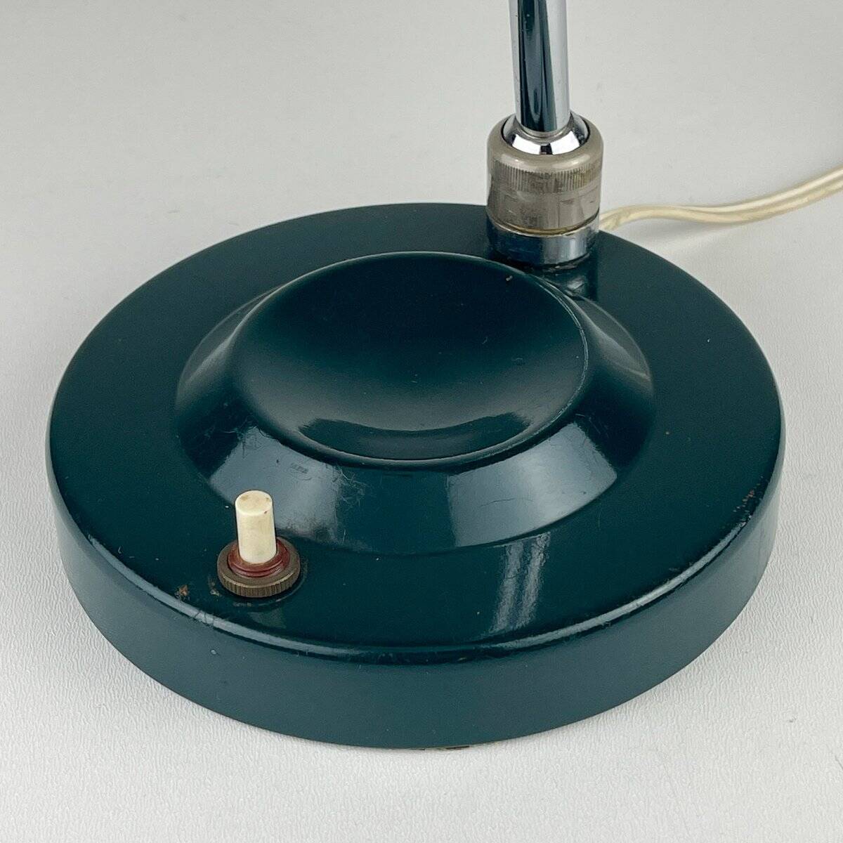 Green metal industrial desk lamp, Italy, 1960s