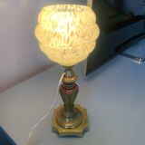 Ancienne lampe en céramique et laiton, globe verre de Clichy
