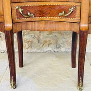 Commode style Louis XV en loupe d'orme et noyer