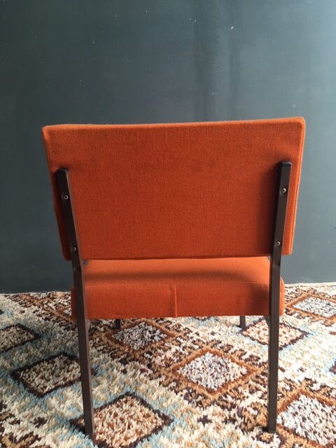 Armchair side pop