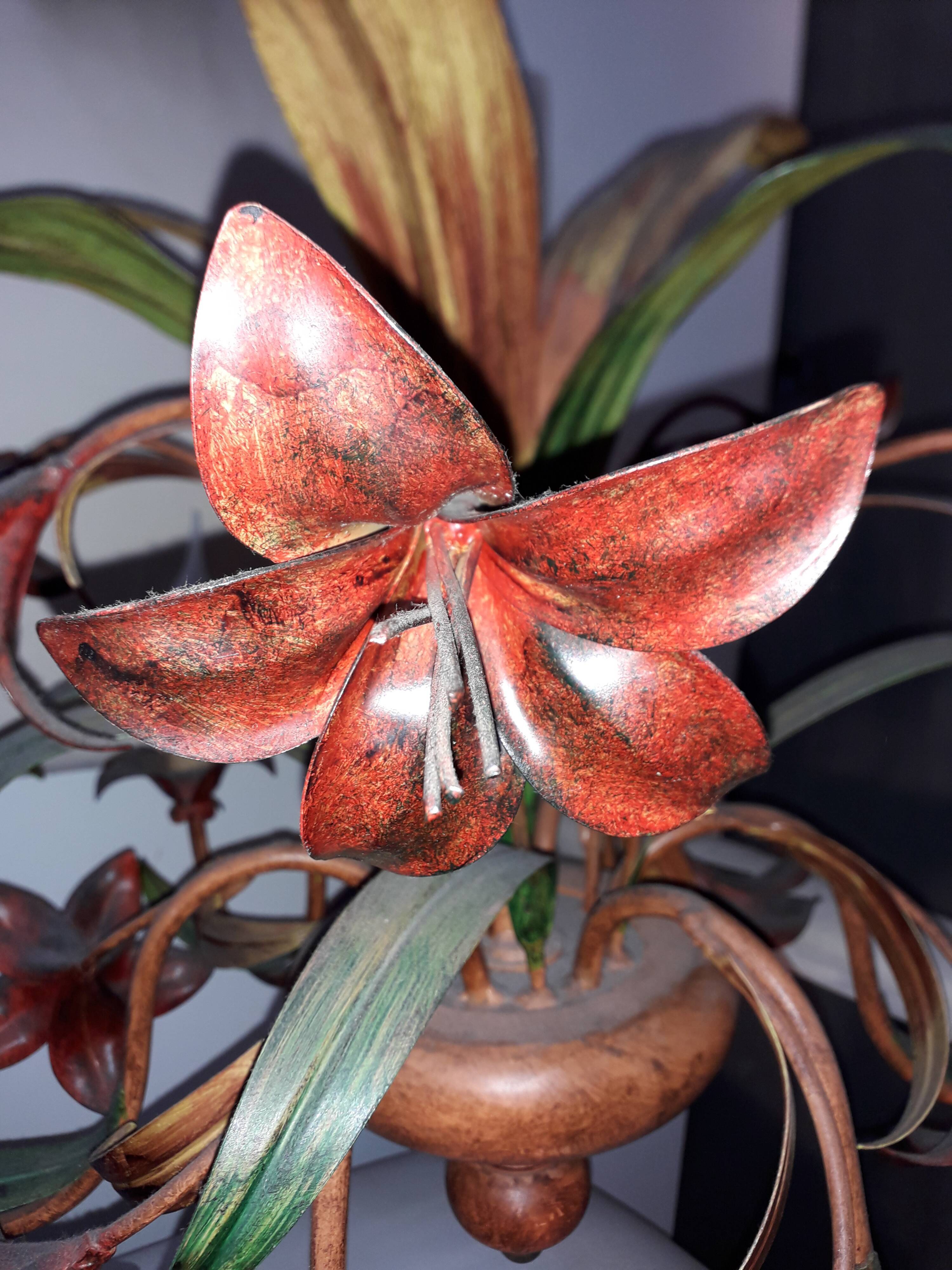 Vegetal-painted sheet metal chandelier