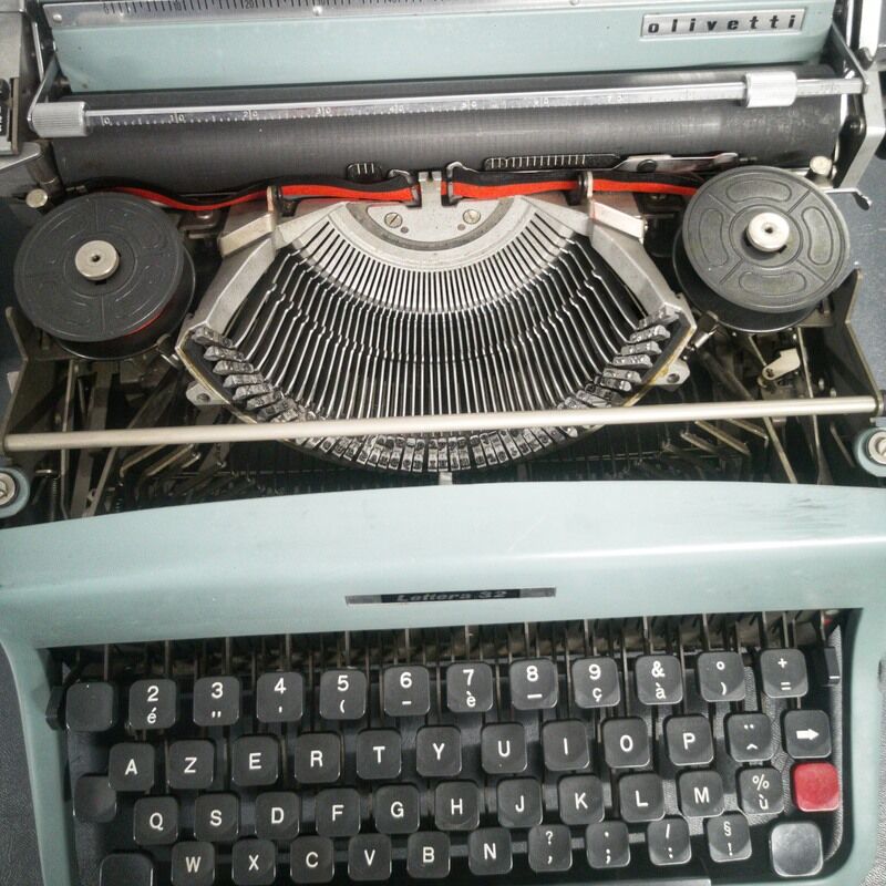 Olivetti Typewriter - Lettera 32