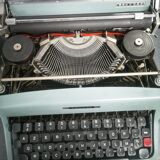 Olivetti Typewriter - Lettera 32