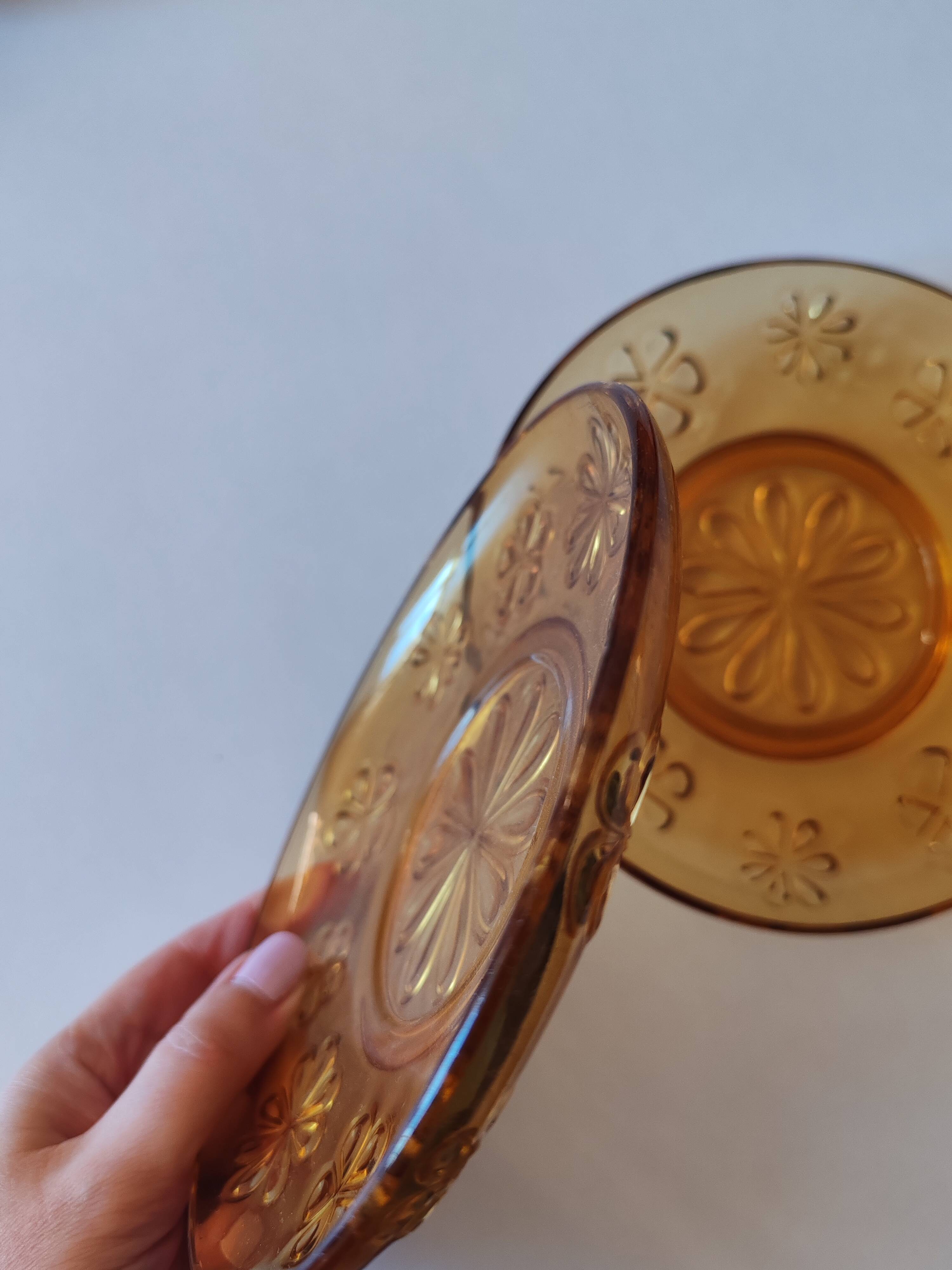 Small coloured glass plates Vereco