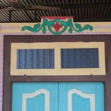 Indian door in old teak piece and patina of origin