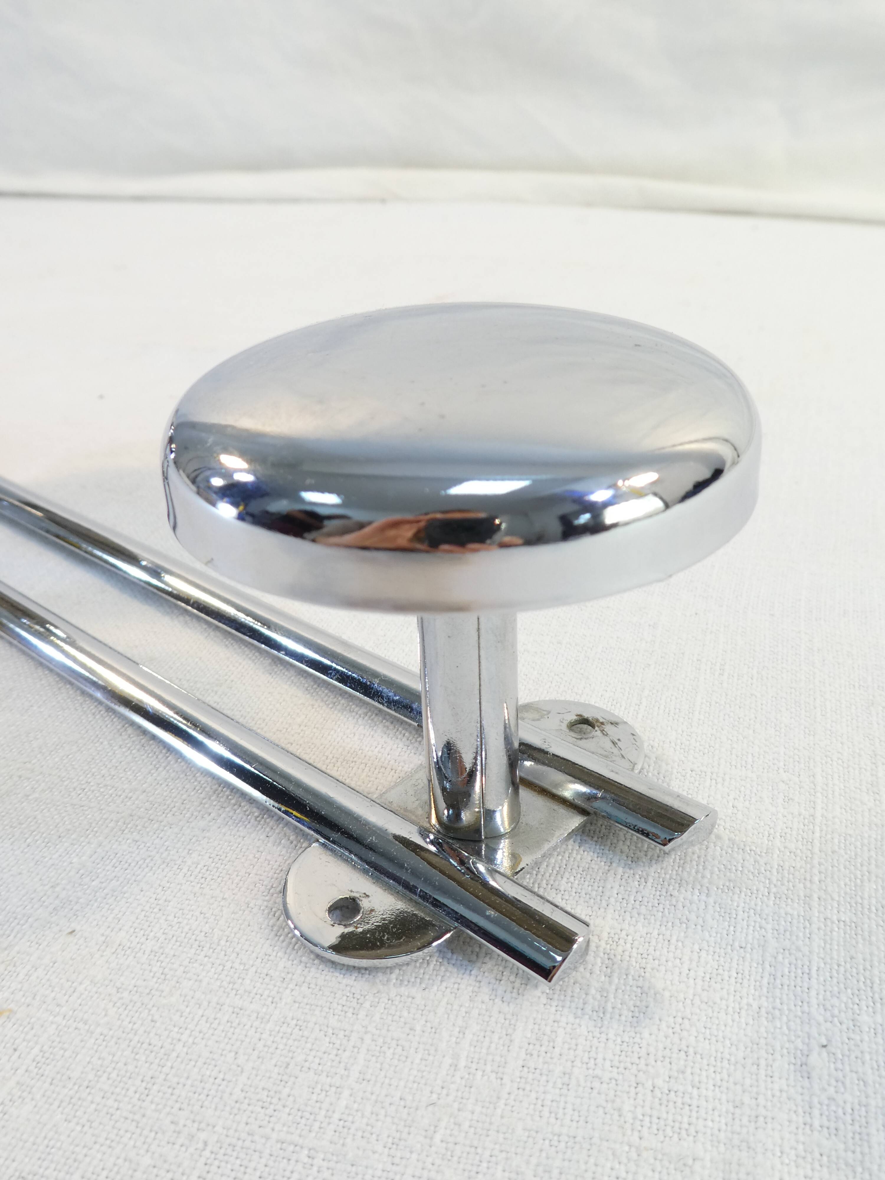 Coat rack has 3 pastes in chromed metal vintage