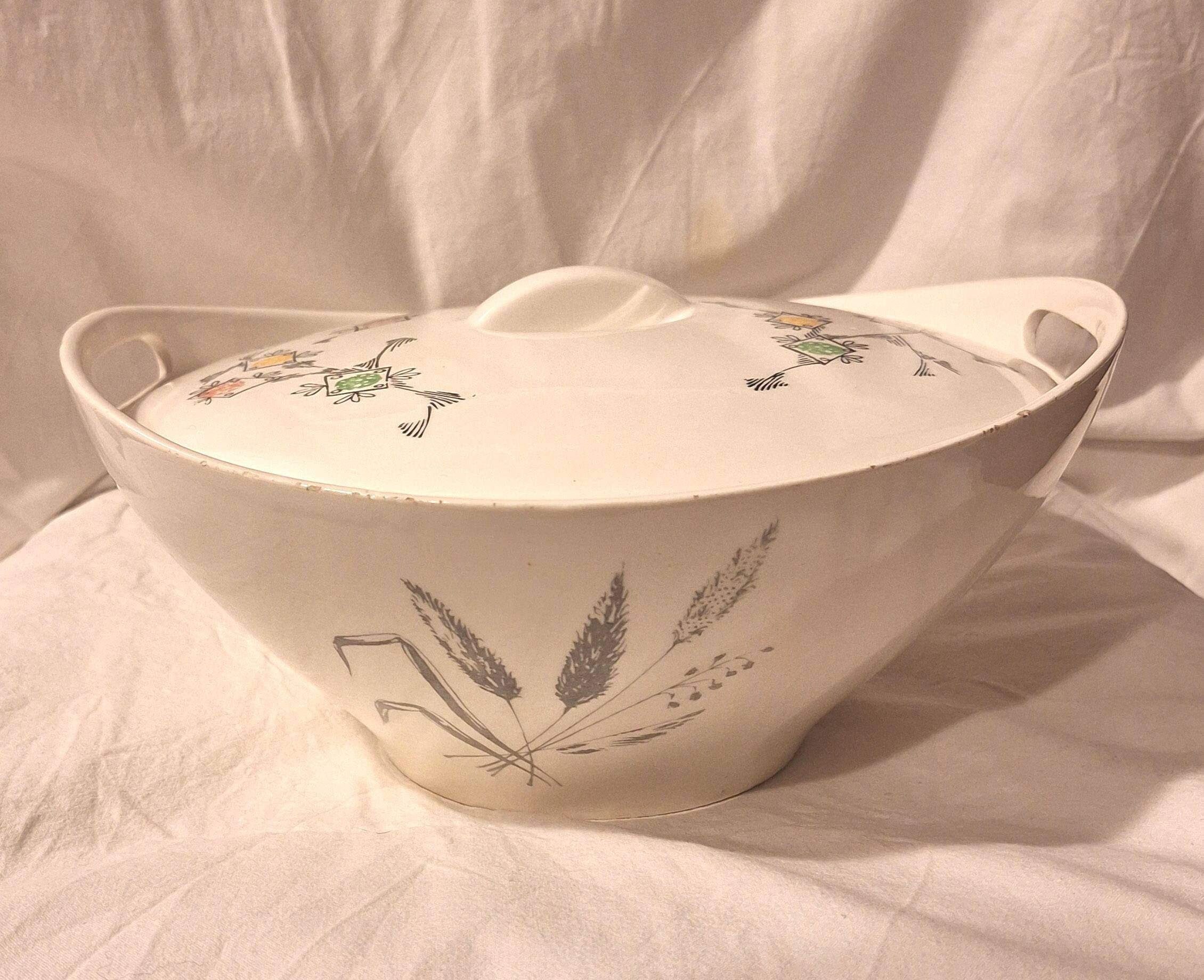 Gien porcelain soup tureen