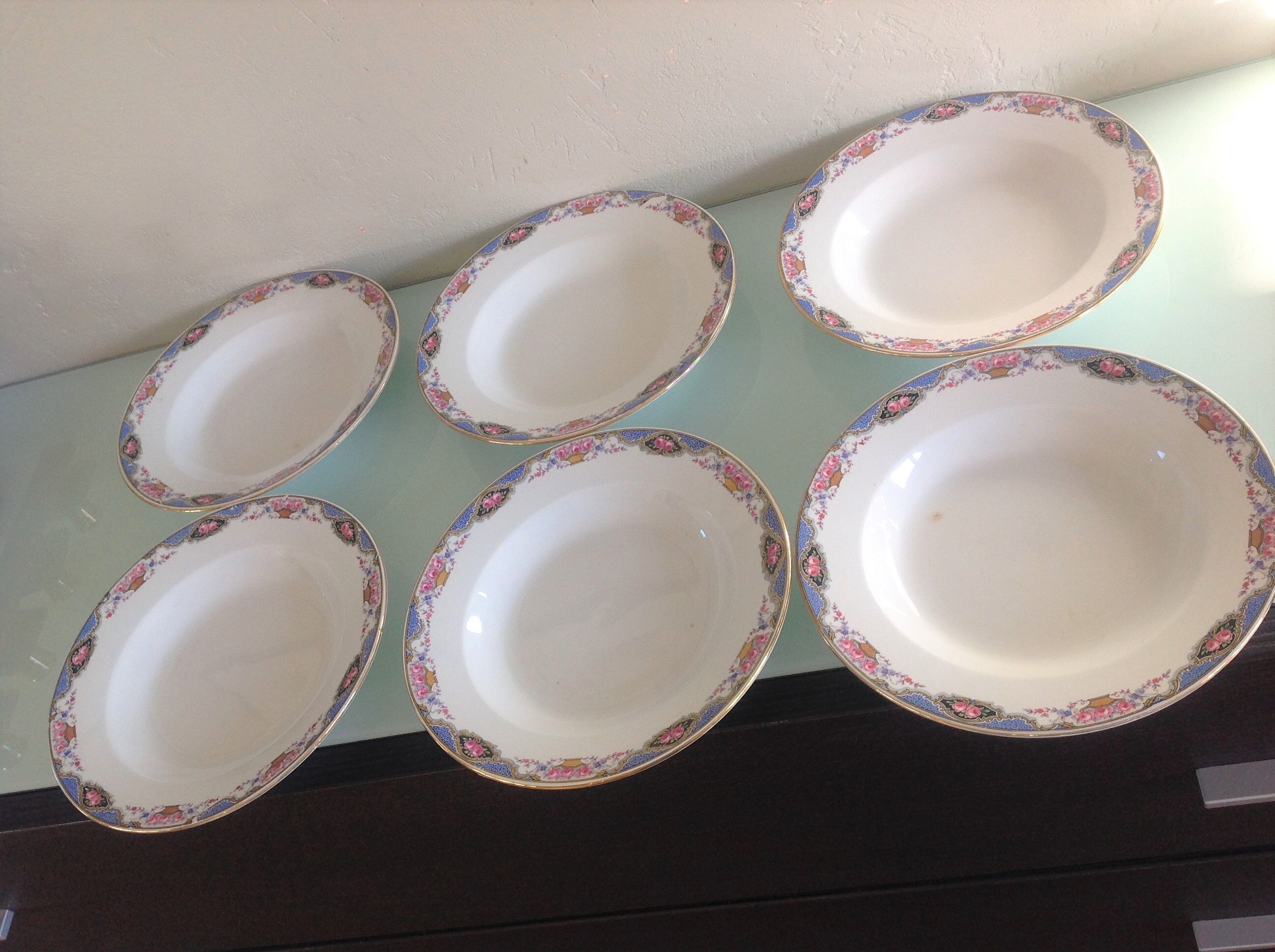 Suite de six assiettes creuses décor paniers de roses par Digoin Sarreguemines vintage années 50-60