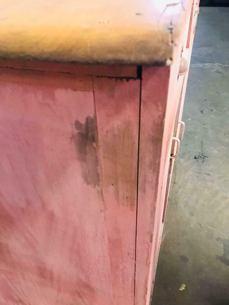 Commode rose vintage