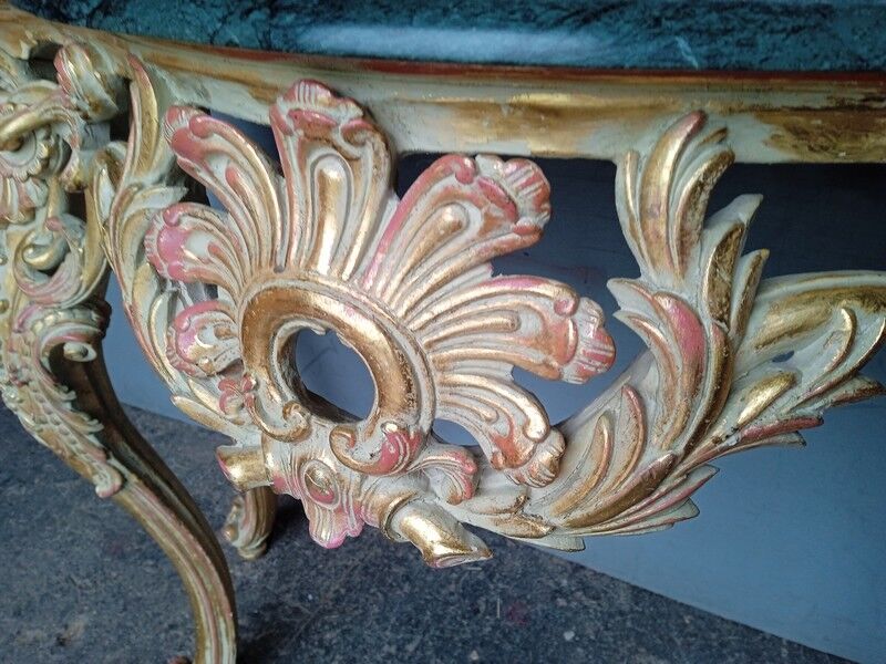 Console Louis XV bois sculpté doré