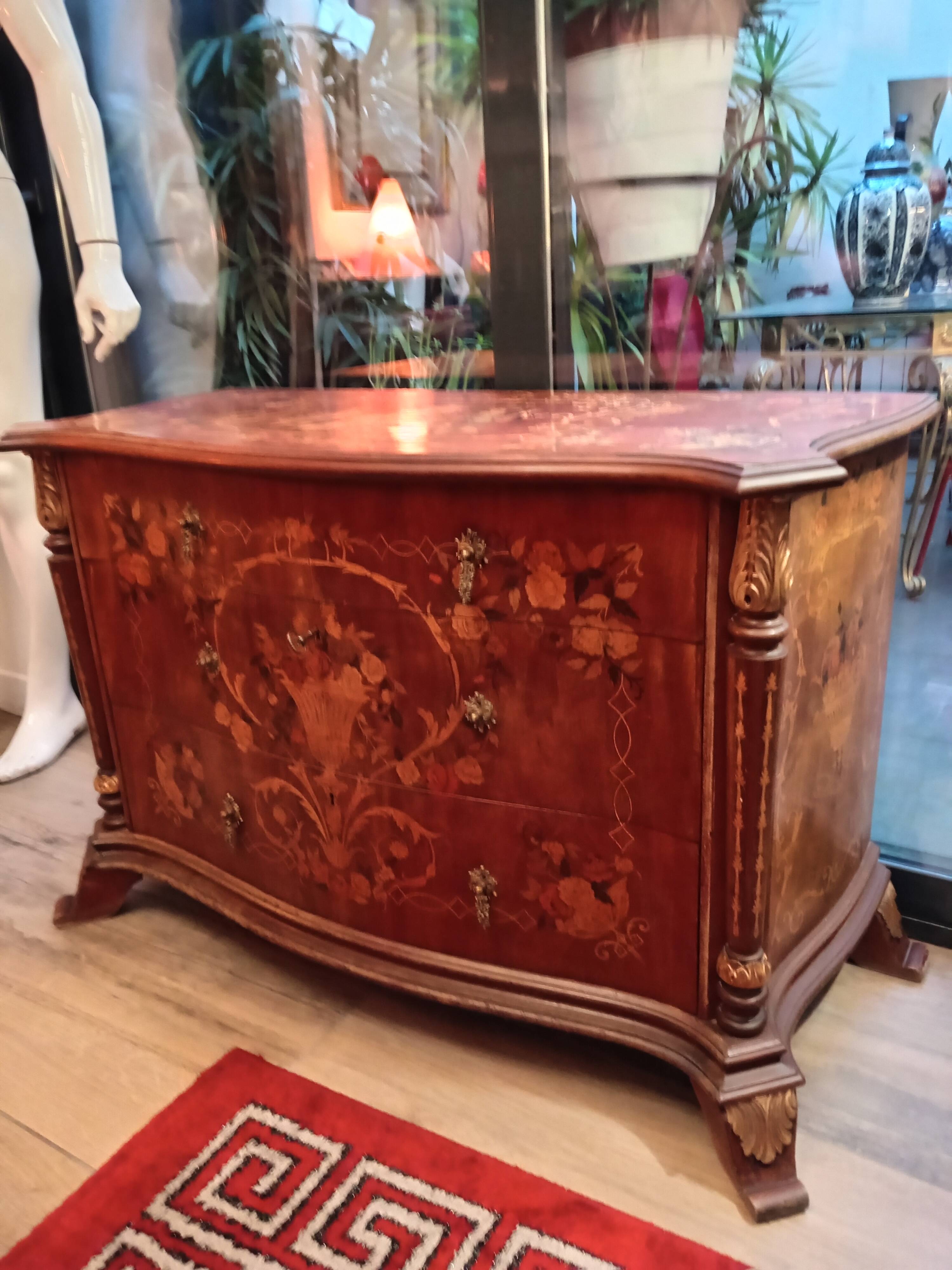 Art Nouveau chest of drawers from the Nancy School