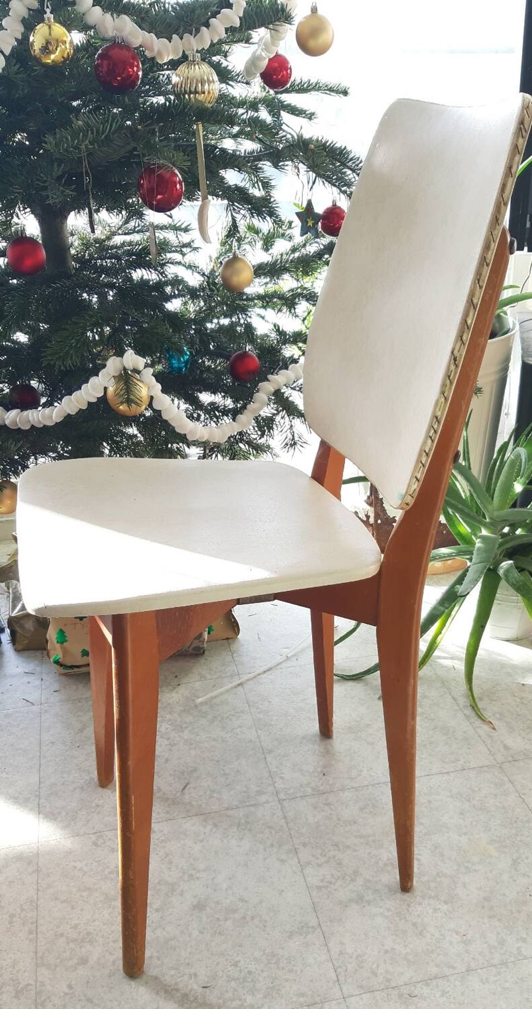 Vintage 1950s 60s dining room chair with tapered legs