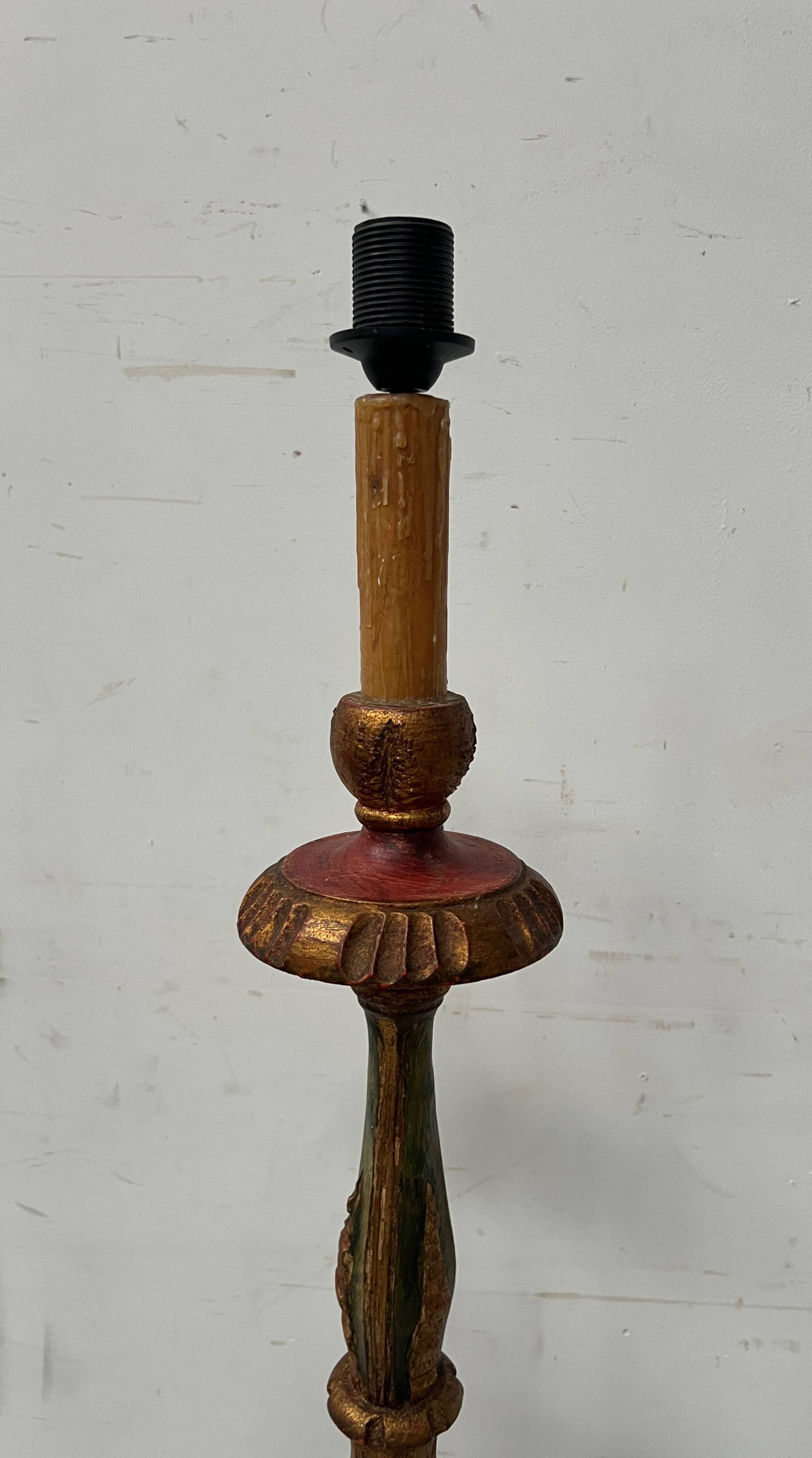 Polychrome carved wooden floor lamp, 20th century.