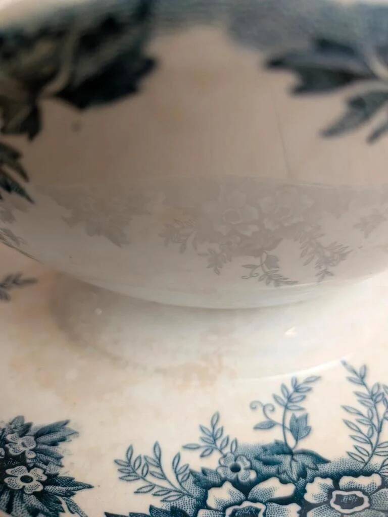 Ironstone sauce boat Saint-Amand & Hamage Marie-Louise