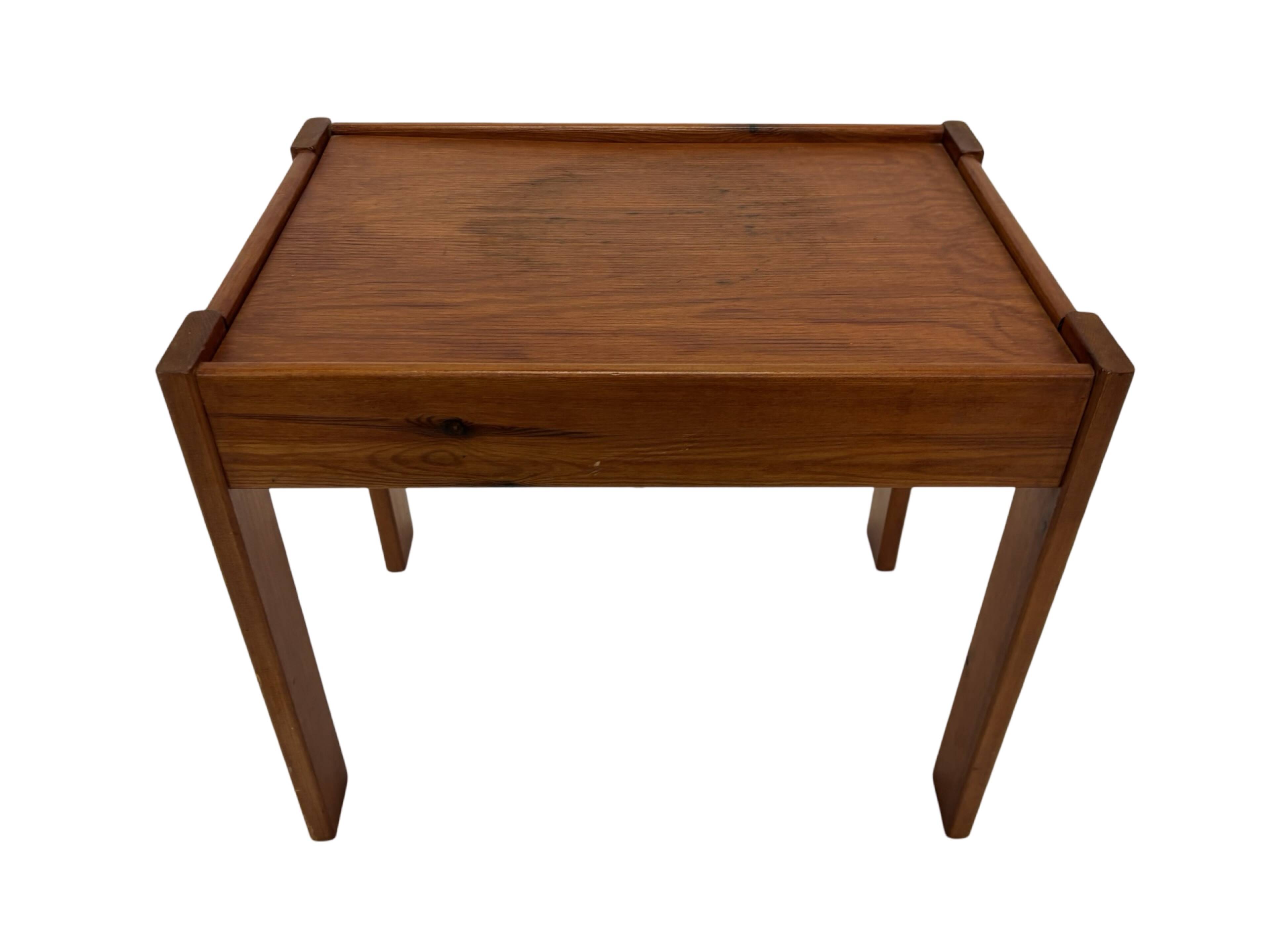 Vintage set of 3 side tables nesting pine wood 60s