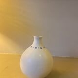 White round ceramic with weight