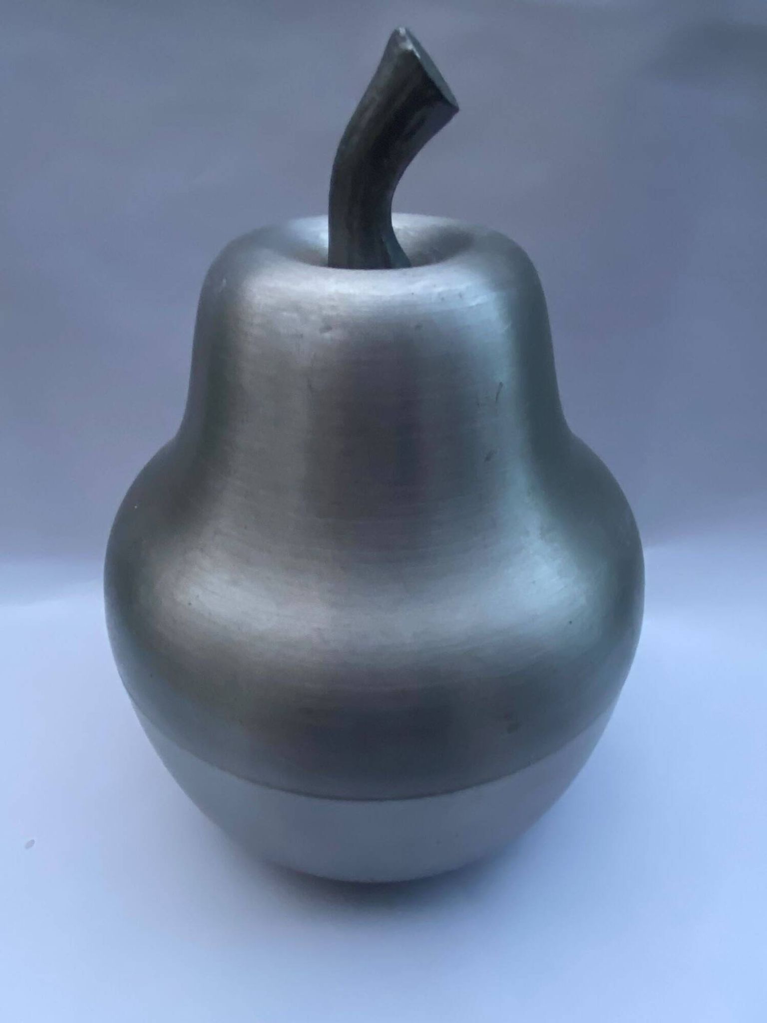 Vintage 1970s pear-shaped ice cube tray bucket