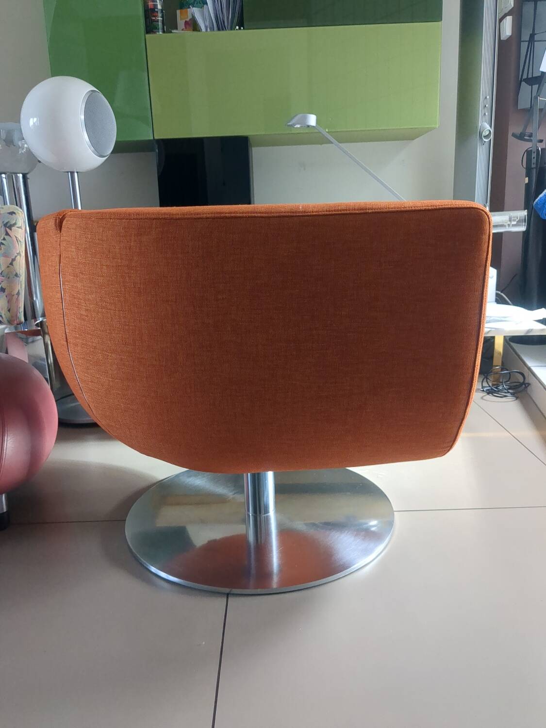 Tulip swivel armchair by B&B Italia