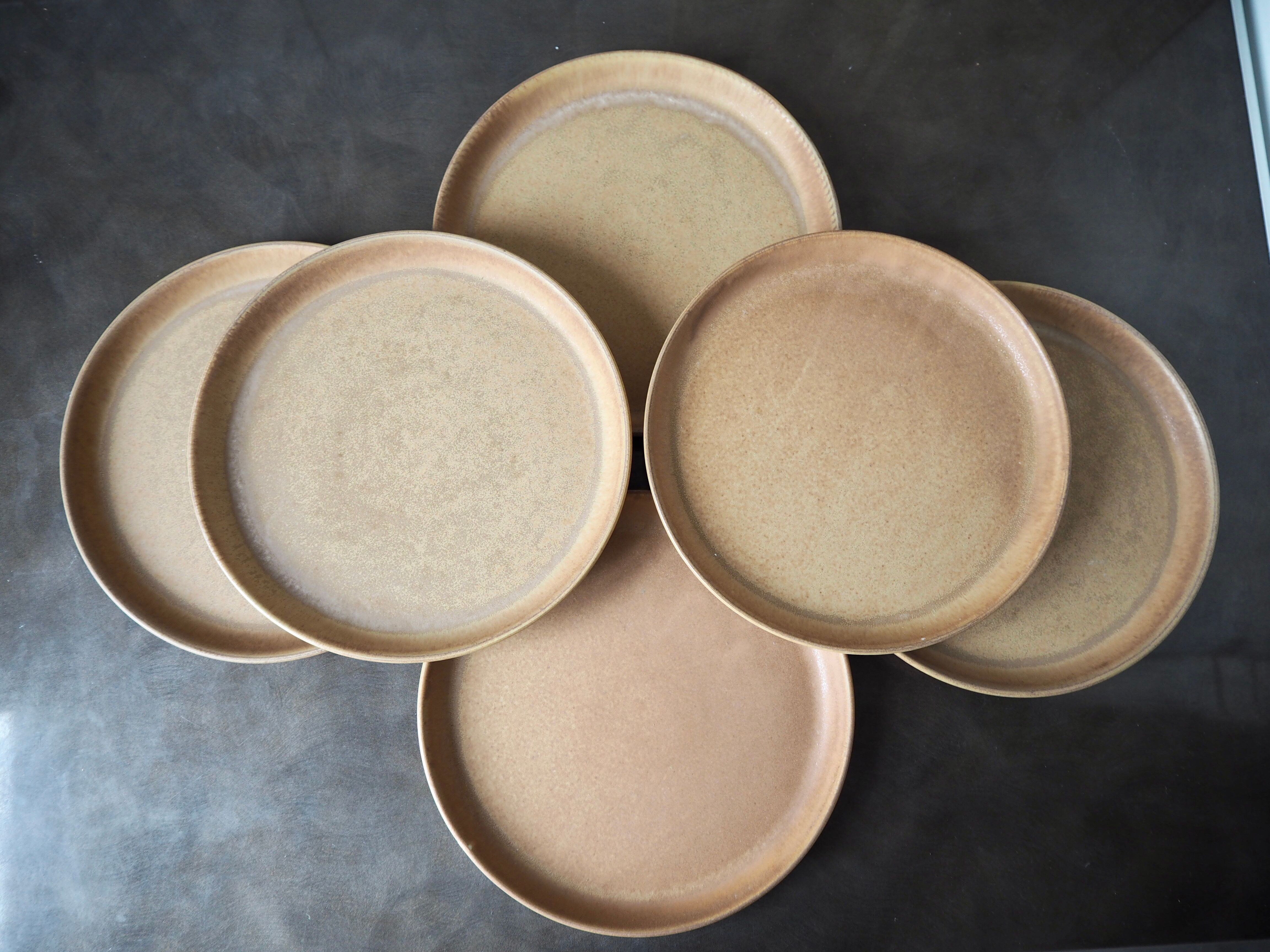 Set of 6 artisanal dessert plates in raw stoneware