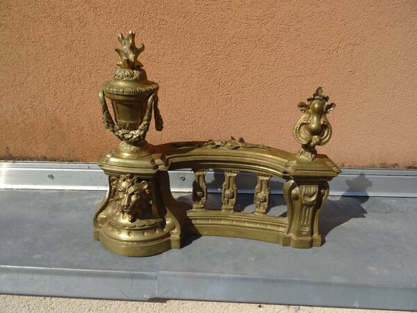 Ensemble de 3 pièces chenets et barre de cheminée en bronze xixème