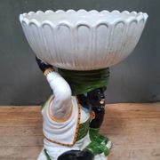 Jardinière peinte au motif de personnage