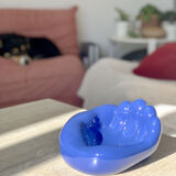 Empty vintage hand-shaped pocket