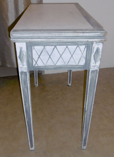 Table de jeu style Louis XVI console patinee gris et blanc