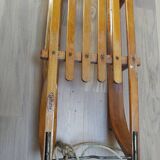 Vintage wooden sledge la hutte