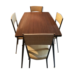 Table formica et ses