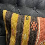 Coussin rayé fait main