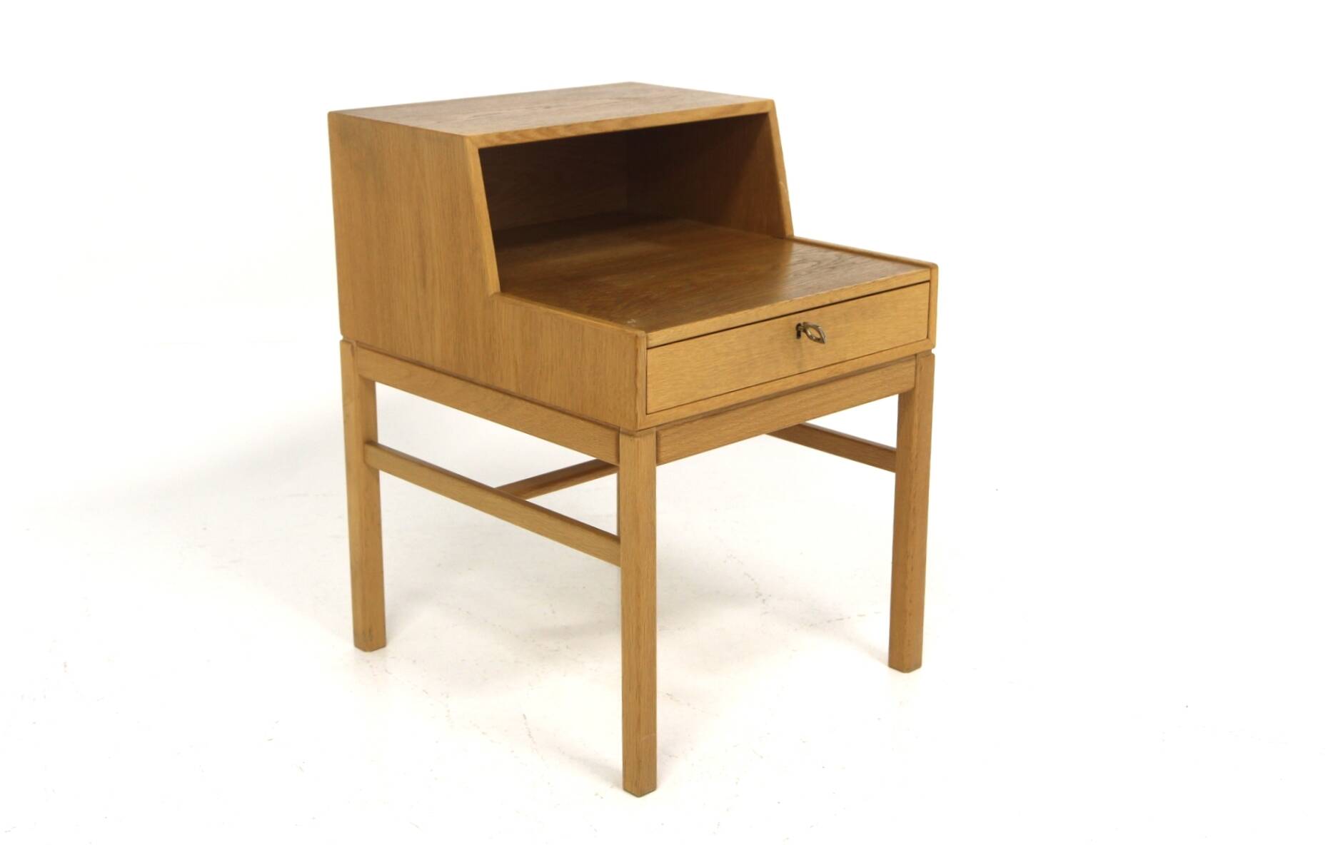 "Casino" bedside table in oak